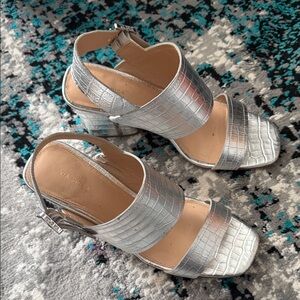 VIA SPIGA Silver Croc-Embossed Block Heel Sandals